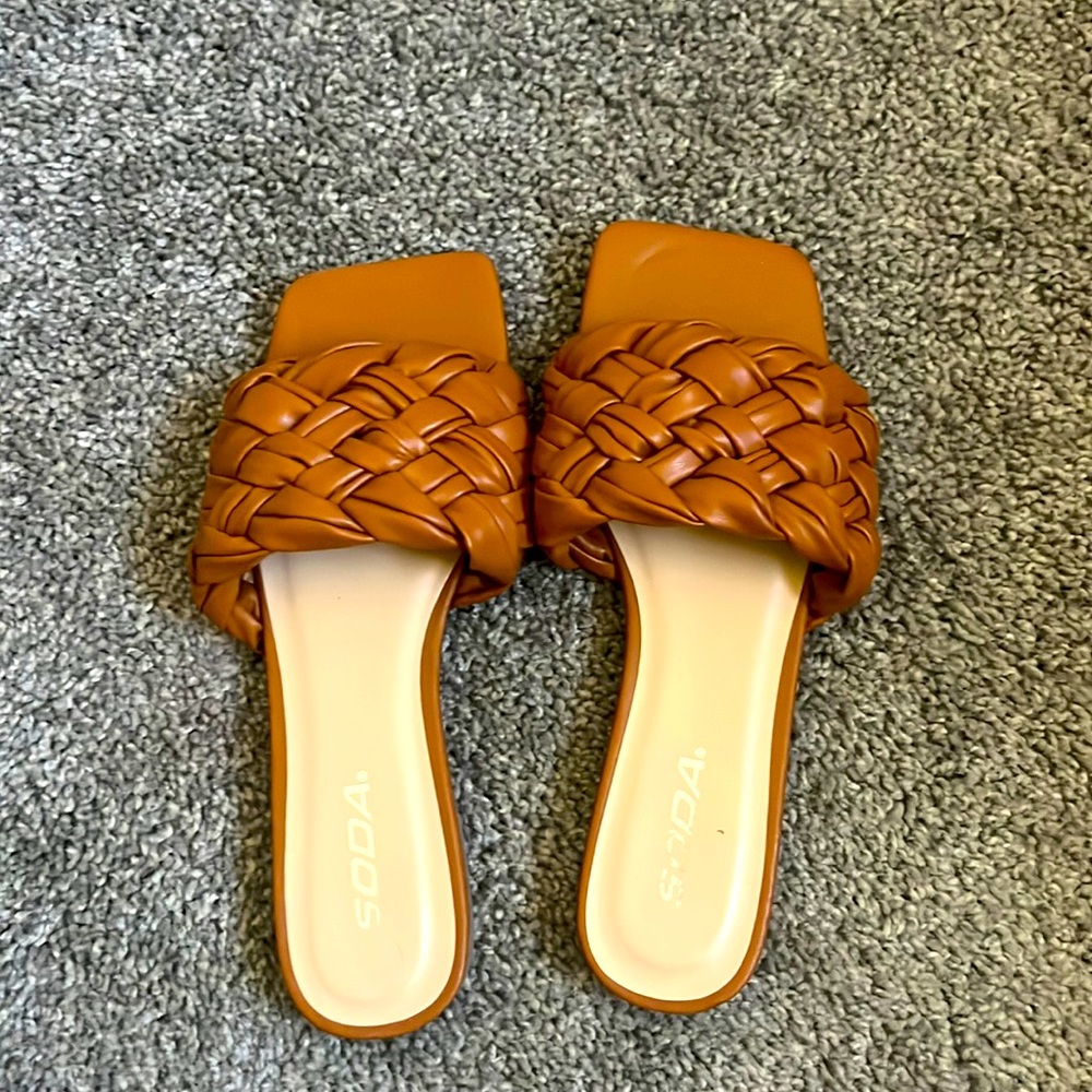Women’s size 7 sandals